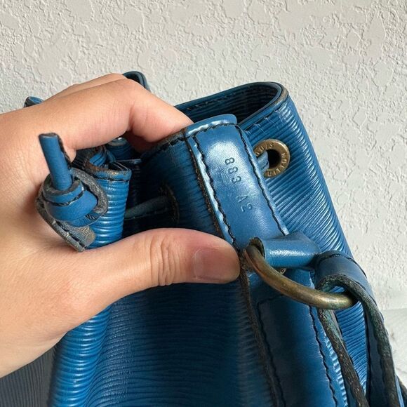 Louis Vuitton Epi Leather Bucket Blue - Picture 7 of 15